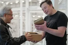 英伟达CEO黄仁勋评马斯克建芯片厂计划:难以达到台积电水平