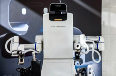 普罗宇宙大白机器人2.0亮相：具有亚毫米级操作水准