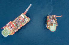 国产化率达95%!北部湾海域最大油气平台完成浮托安装