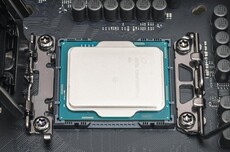 绝不是捧杀!黄仁勋:美国低估了中国科技产业发展潜力 两者之间的实力仅有纳秒之差