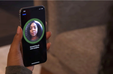iPhone面容解锁不需要摄像头：网友实测遮住前摄也能解锁