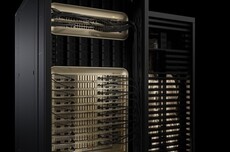 一颗芯片1800W功耗!NVIDIA下代AI服务器液冷就得40万元