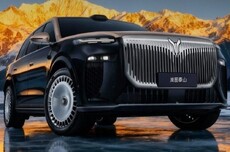 岚图泰山旗舰SUV上市时间官宣:搭载华为乾崑智驾ADS 4 Ultra旗舰版