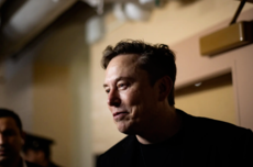 纽约时报:马斯克的万亿美元薪酬凸显美国贫富分化