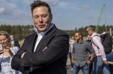 马斯克提出“太空遮阳”概念:在地球外层部署卫星集群反射阳光