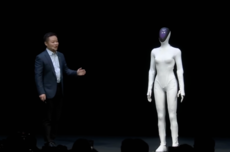 IRON被迫剪开,何小鹏“心酸”还是“乐开了花”?