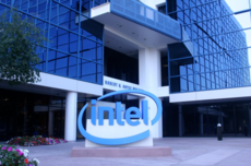 英特尔2025年晶圆代工营收预计1.2亿美元，仅为台积电千分之一