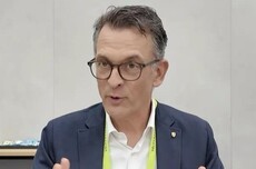 前三季度利润跌99%后，保时捷中国总裁首度回应如何在华发展