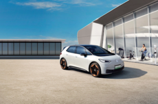 大众ID.3车主称车辆自动挂D挡撞墙 厂家不给数据