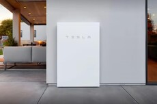 出现多起冒烟、起火事件，特斯拉在美召回超1万套Powerwall 2家用储能电池