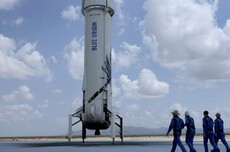 因天气原因，贝索斯旗下蓝色起源新格伦火箭第二次发射再次推迟