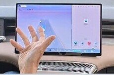 陈震驾驶小鹏X9复刻劳斯莱斯闪灵事故，小鹏员工发文回应