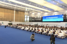 曾毓群:巧克力换电系统采用宁德时代最新耐高温电池 不需要水冷