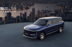 智己LS9正式上市：标配四轮转向+空悬、综合续航超1500公里，32.28万起
