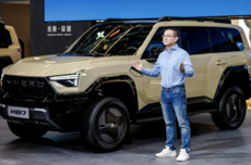 猛士M817 Hero版发布：30.19万元 标配三把差速锁