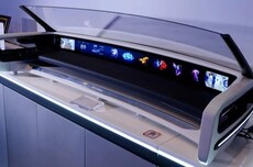 天马发布49.6英寸车载全景沉浸天轩屏:能变弯的中控屏也来了