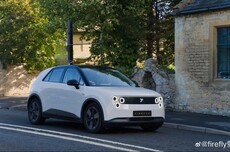 蔚来firefly萤火虫右舵车量产，首批将发运至新加坡市场