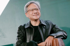 英伟达炸裂业绩打飞“AI泡沫”，黄仁勋：云端GPU卖光了