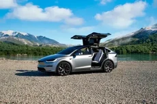 Model X问世十年 成功减重近200kg