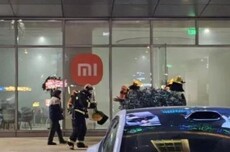 一展厅内突发！小米汽车深夜紧急辟谣