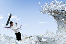 “AI时代”打工人的悲哀?专家:工资已经涨到头,情况很快逆转