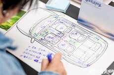 东风华为合作“奕境”首款车型伪装图曝光，大六座SUV