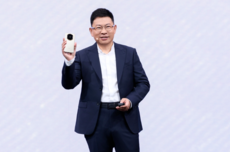 折叠屏大屏AI新篇章,华为Mate X7越展开越心动