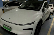 特斯拉Model Y购买近一年未推送FSD 陈震称其为“期货”