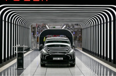 中美欧销量滑坡、马斯克无心恋战，特斯拉汽车业务还有春天吗？