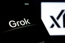 马斯克开始用Grok替代员工了!最惨部门裁员90%