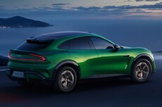 小米汽车谈25%小偏置碰撞“丢轮保命”：最大程度保障乘员舱安全