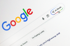 谷歌对OpenAI步步紧逼：开始在搜索中测试合并两大AI新功能