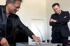 英伟达首款AI超算DGX-1问世时无人问津,马斯克成唯一买家