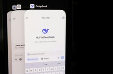 DeepSeek发布最强开源新品，瞄向全能Agent，给GPT-5与Gemini 3下战书