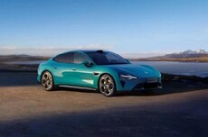 小米王化开SU7 Max到武汉上任：一天开1200多公里 充3次电