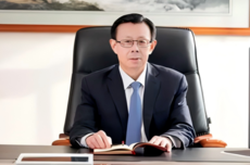 抱紧英伟达谷歌“大腿”，680亿烟台首富“赢麻了”