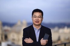 卢伟冰回应罗福莉加入小米及未来AI新战略：不能透露太多 但小米在大模型应用方面进展远超预期