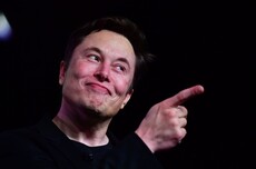 马斯克解释特斯拉为何不进军摩托车市场：安全无法保障