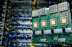 谷歌“秘密武器”曝光：AI芯片或开辟近1万亿美元新业务