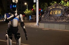 智元、宇树狂砸1亿打广告，还有钱做研发吗？