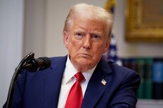 特朗普直播时聊6G:能让你更深入地看清别人的皮肤吗?