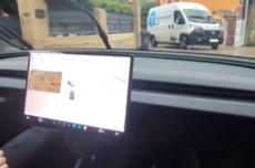 特斯拉FSD欧洲实测:窄路会倒车回方向 比老司机还丝滑