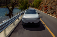 零跑汽车朱江明等增持超1亿港元 明年100万目标信心十足