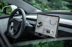 美国调查特斯拉FSD:至少存在80起违反交通规则的案例