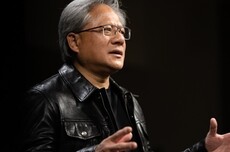 黄仁勋:美国建造一座数据中心要三年 中国建造医院只要一个周末