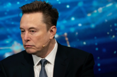 彭博:若SpaceX以1.5万亿美元估值上市,马斯克身家将逼近万亿大关