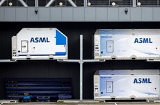 ASML遭炮轰:DUV光刻机也不能卖给中国!可能涉军