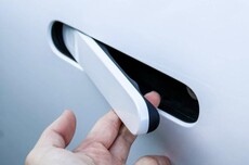 工信部拟出台7项汽车安全新标准,涉及车门把手、软件升级等