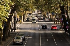跟燃油車同權(quán)！日本確定對(duì)電動(dòng)汽車按重量征稅：車越重繳費(fèi)越多