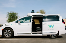 马斯克瞧不上的对手 Waymo拟融资逾150亿美元估值近千亿